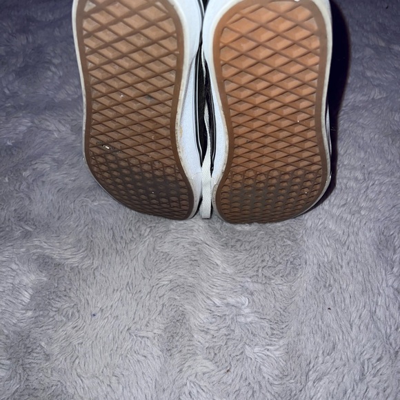 Vans - Picture 3 of 4